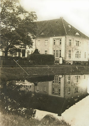 1930